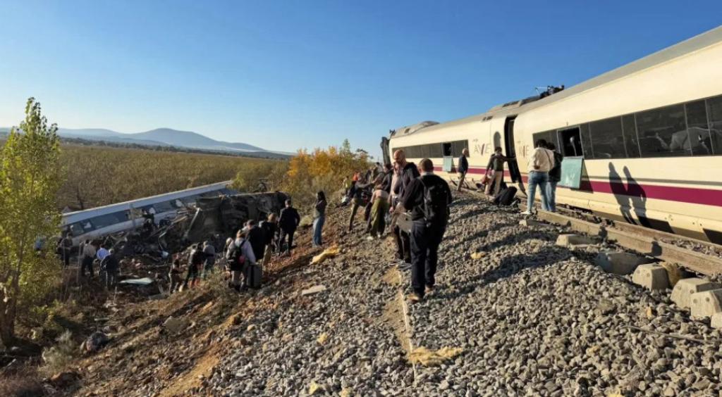 Mundo/
Espanha: Acidente com dois comboios em Toledo faz várias vítimas mortais