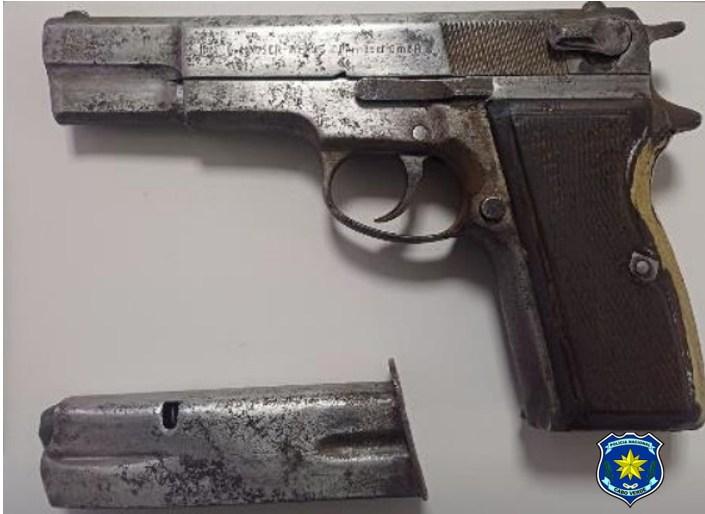 Polícia Nacional detém quatro suspeitos e apreende cinco armas de fogo