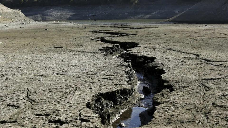Aquecimento Global Atinge 1,37 ºC: Planeta Acumula Calor