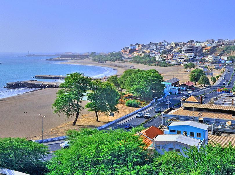 Governo prevê investir 550 mil contos em estradas na Praia