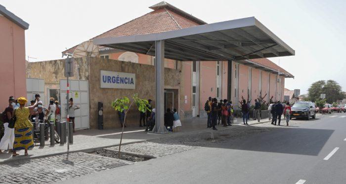 Hospital Agostinho Neto limita visitas a dois familiares por doente