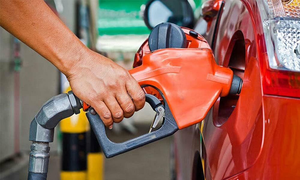Combustíveis: Gasolina regista ligeira descida e gasóleo para eletricidade sobre de 98,80 para 124,80 escudos por litro