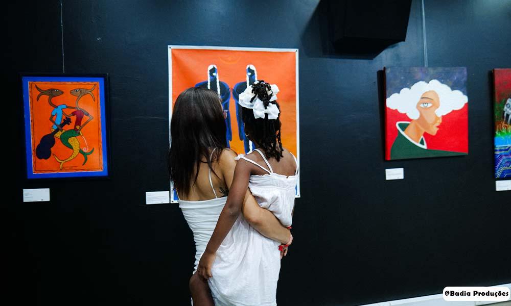 Delirium: Exposição Feminina até Amanhã no Cinema da Praia
