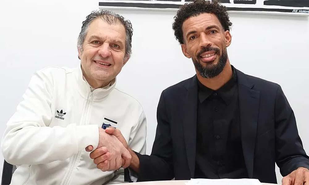 Vozinha Assina com Colo-Colo e Expressa Felicidade
