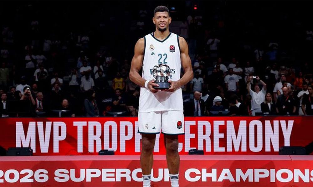 Basquetebol: Edy Tavares sagra-se campeão da supercopa da Europa