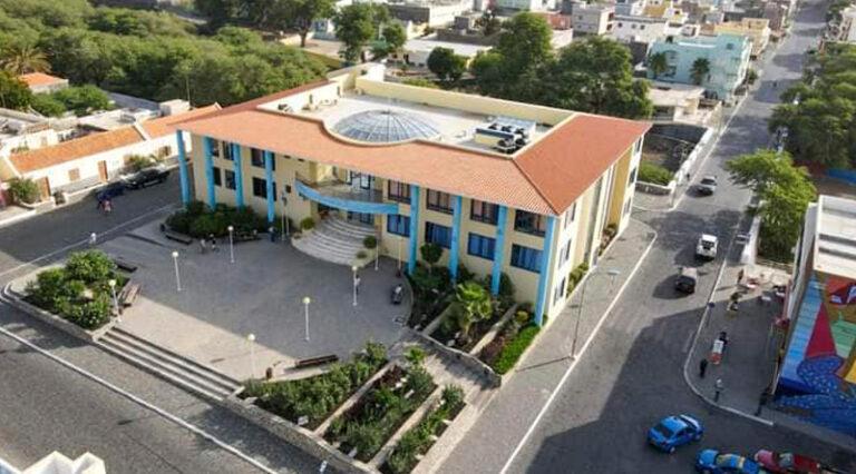 Câmara Municipal do Porto Novo nega atraso no pagamento dos salários dos agentes sanitários