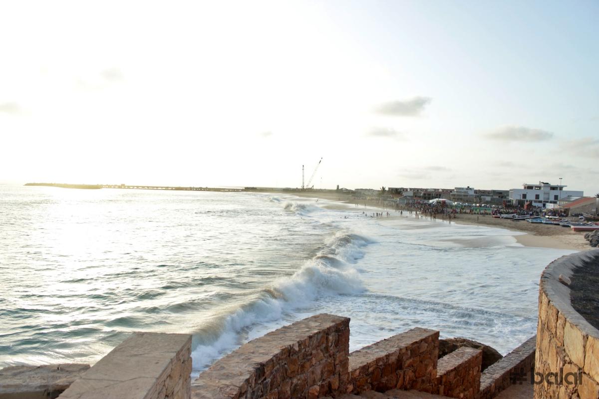 Alterações nas ligações marítimas entre Maio e Santiago devido à agitação do mar