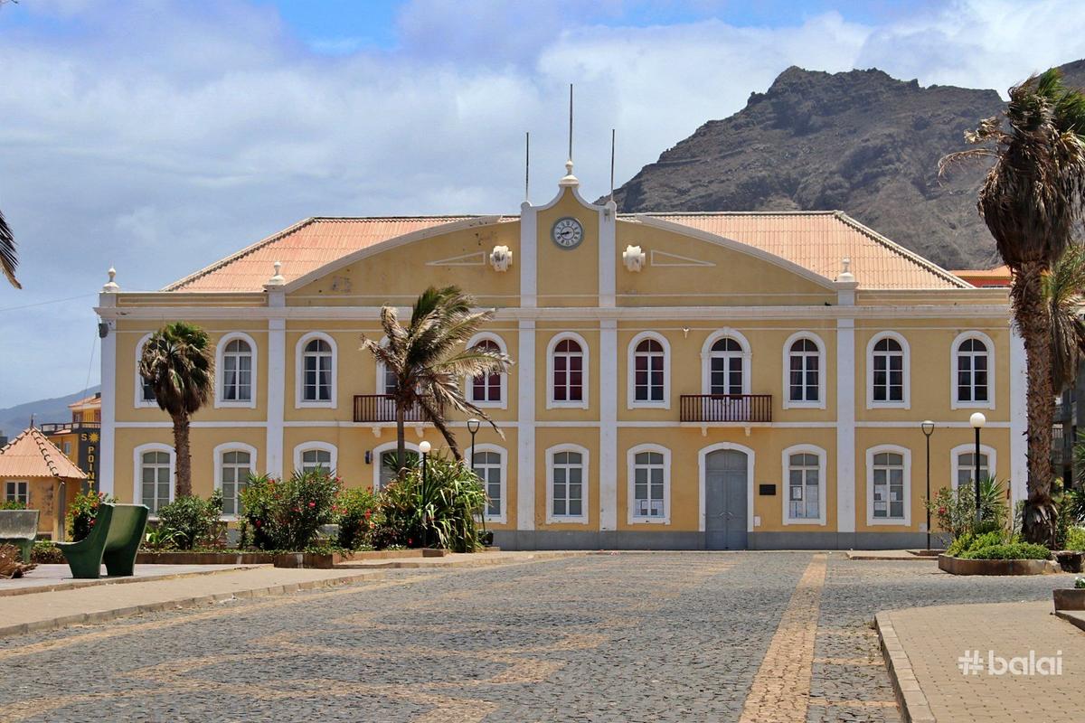 Ribeira Grande: “Gestão autárquica do município é uma referência em Cabo Verde” – escritor António Rodrigues