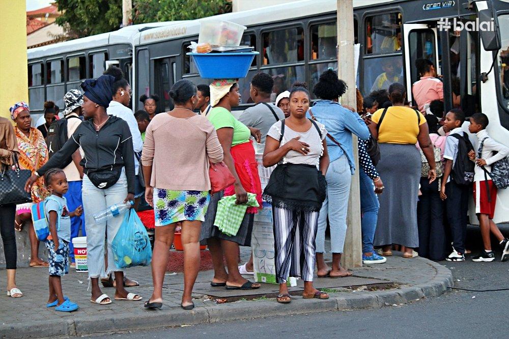 Autocarros: Transporte público de passageiros suspenso na Praia devido a problemas técnicos