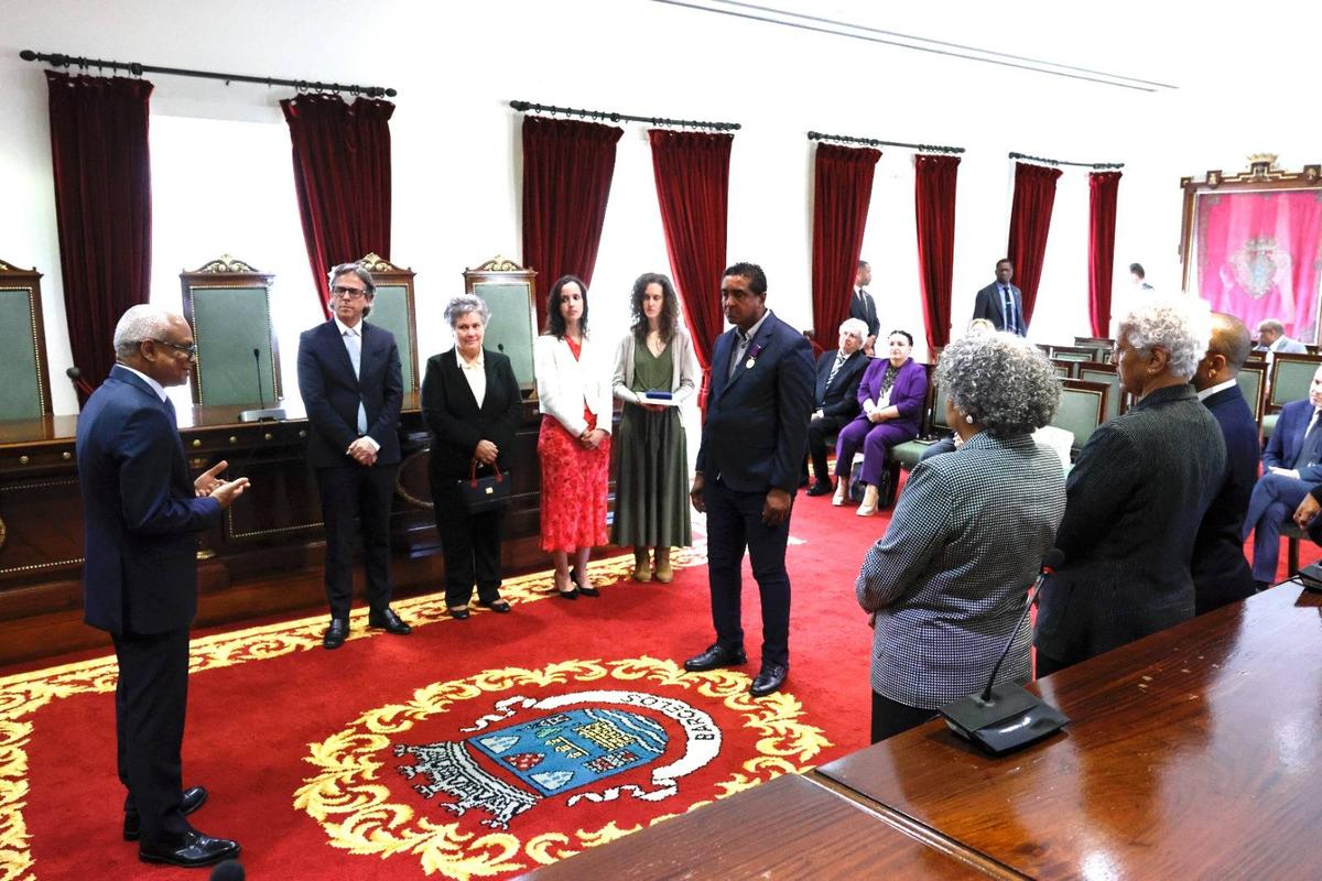 Presidência na Diáspora: José Maria Neves condecora ex-atleta olímpico António Zeferino em Barcelos