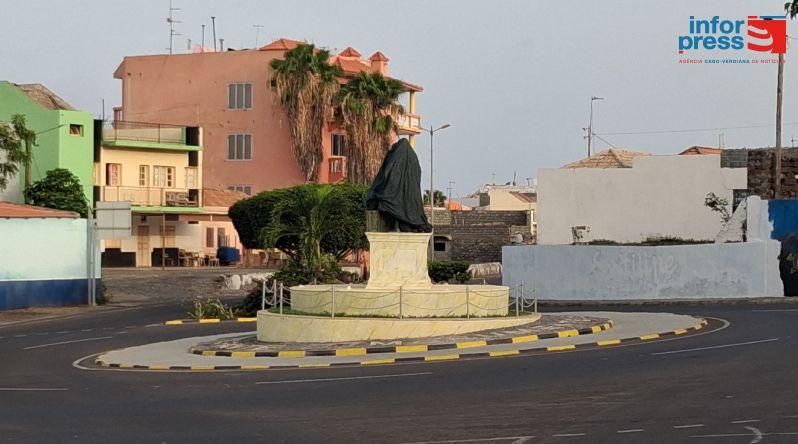 São Filipe: Monumento em Homenagem ao Emigrante Inaugurado pelo Primeiro-Ministro