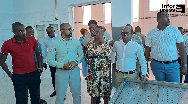 Mercado Municipal de Santa Catarina reabre após obras avaliadas em 40 mil contos