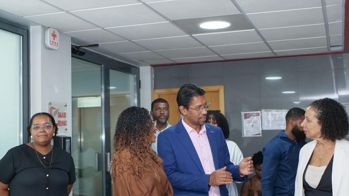 Ministro Clóvis Silva visita Serviços dos Registos, Notariado e Identificação